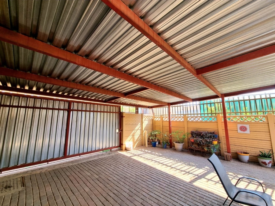 3 Bedroom Property for Sale in Beaconsfield Northern Cape